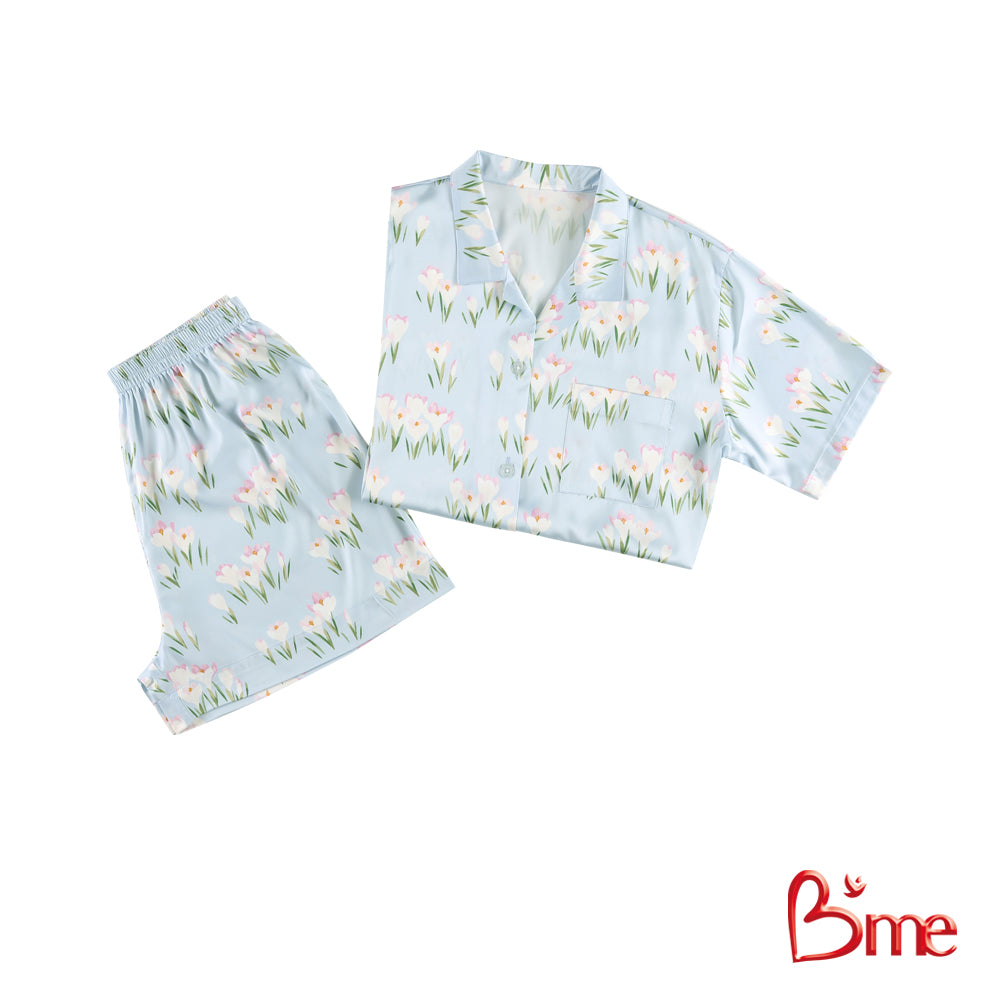 B'me ชุดนอนเสื้อแขนสั้นพร้อมกางเกงขาสั้น คอฮาวาย รุ่น ME8804 มี 4 สี สีฟ้าลายดอกไม้ สีม่วงลายดอกไม้ สีเขียวลายน้องหมา สีฟ้าลายน้องหมา M.10.25