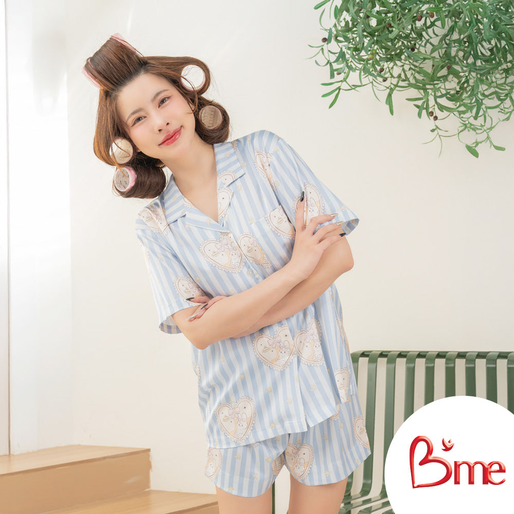 B'me ชุดนอนเสื้อแขนสั้นพร้อมกางเกงขาสั้น คอฮาวาย รุ่น ME8804 มี 4 สี สีโอลด์โรส สีฟ้า สีเหลืองอ่อน สีม่วงอ่อน M.2.26